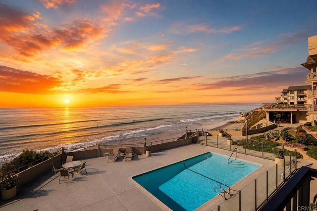 861 Beachfront Drive B, Solana Beach, CA 92075