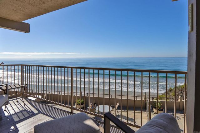 861 Beachfront Drive B, Solana Beach, CA 92075