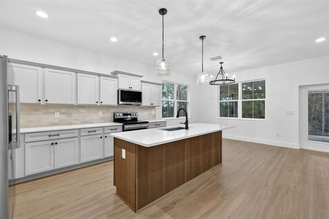 1543 COUNTY ROAD 243A, Wildwood, FL 34785