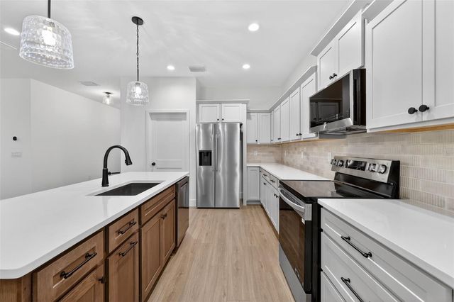 1543 COUNTY ROAD 243A, Wildwood, FL 34785