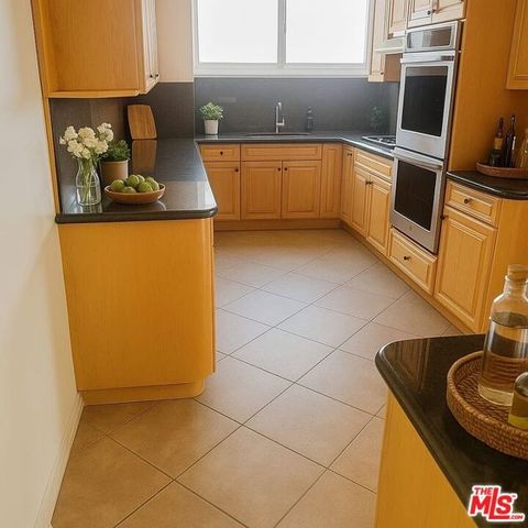 10450 Wilshire Boulevard 12A, Los Angeles, CA 90024