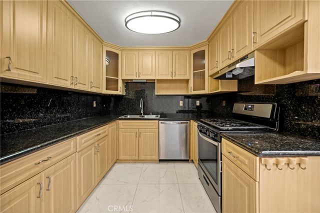 5115 Kester 7, Sherman Oaks, CA 91403