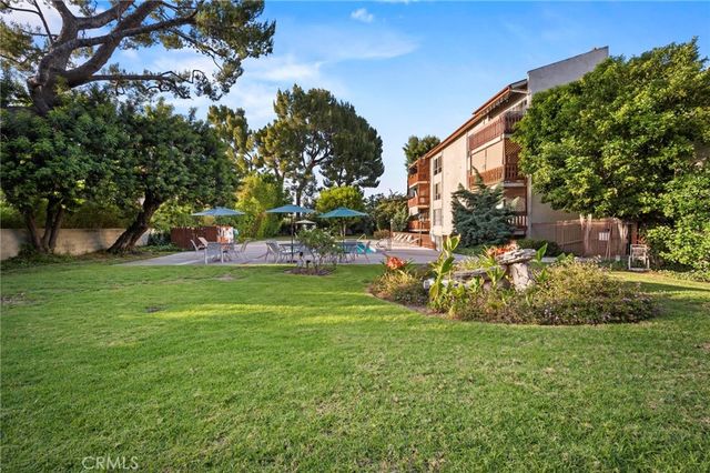 5115 Kester 7, Sherman Oaks, CA 91403