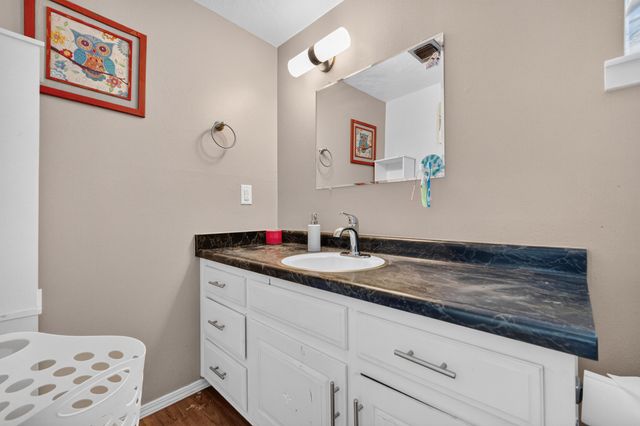 3121 San Joaquin Avenue SE, Albuquerque, NM 87106