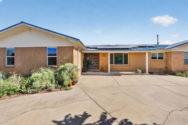 3121 San Joaquin Avenue SE, Albuquerque, NM 87106