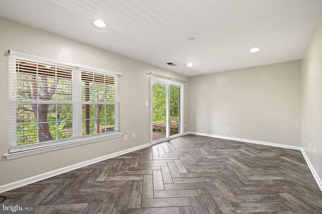 45537 LAKE HAVEN TER, Sterling, VA 20165