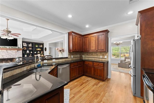 860 Lakeview Drive, Commerce, GA 30529