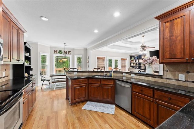 860 Lakeview Drive, Commerce, GA 30529