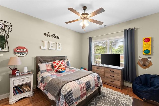 860 Lakeview Drive, Commerce, GA 30529