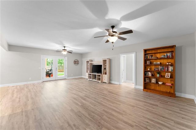 860 Lakeview Drive, Commerce, GA 30529