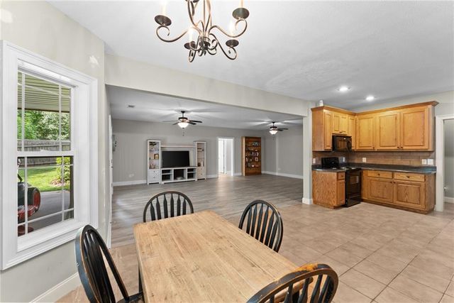 860 Lakeview Drive, Commerce, GA 30529