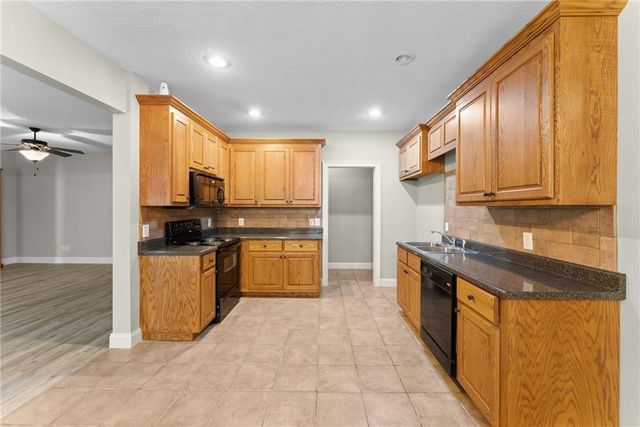 860 Lakeview Drive, Commerce, GA 30529