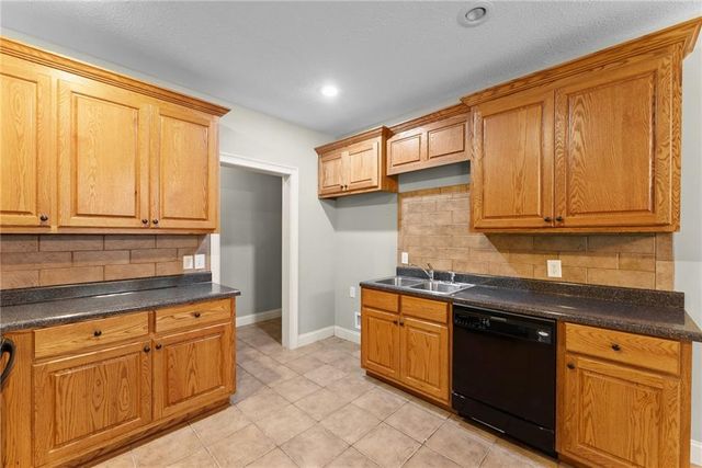 860 Lakeview Drive, Commerce, GA 30529