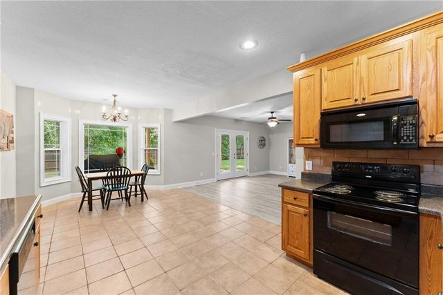 860 Lakeview Drive, Commerce, GA 30529