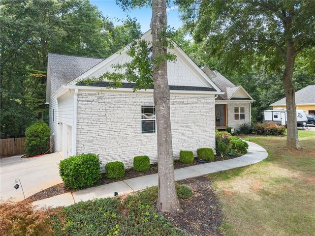 860 Lakeview Drive, Commerce, GA 30529
