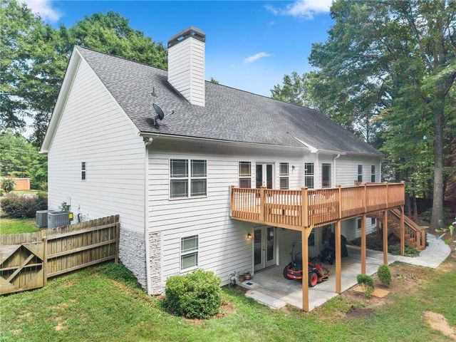 860 Lakeview Drive, Commerce, GA 30529