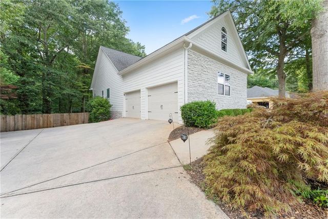 860 Lakeview Drive, Commerce, GA 30529
