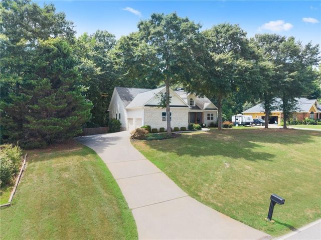 860 Lakeview Drive, Commerce, GA 30529