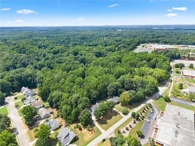 860 Lakeview Drive, Commerce, GA 30529