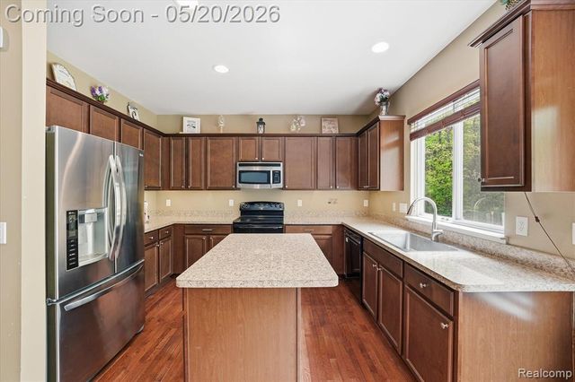17154 Dew Point Court, Romulus, MI 48174