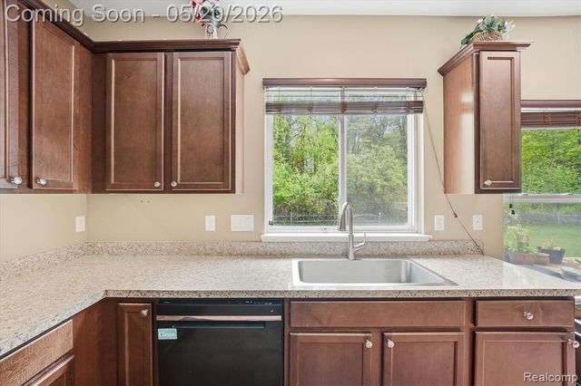 17154 Dew Point Court, Romulus, MI 48174