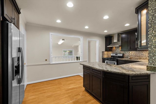 6242 INDIAN RUN PKWY, Alexandria, VA 22312