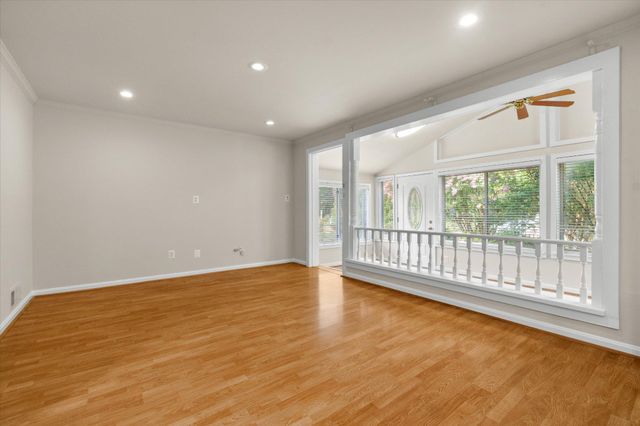 6242 INDIAN RUN PKWY, Alexandria, VA 22312