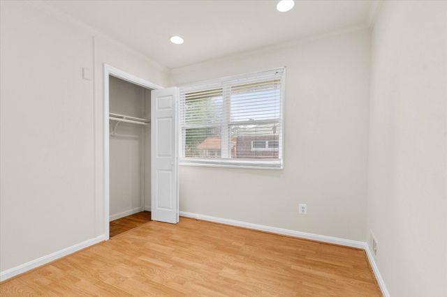 6242 INDIAN RUN PKWY, Alexandria, VA 22312