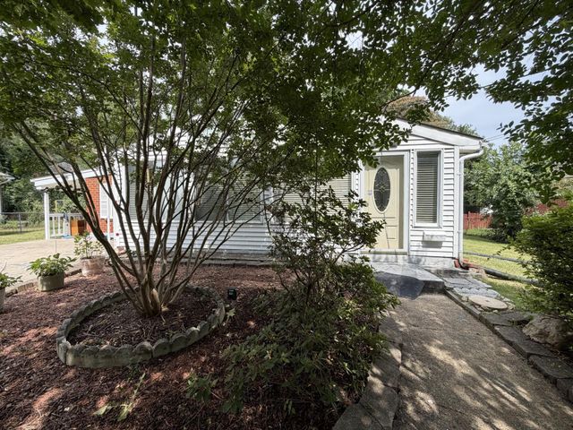 6242 INDIAN RUN PKWY, Alexandria, VA 22312