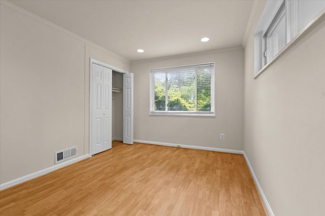 6242 INDIAN RUN PKWY, Alexandria, VA 22312