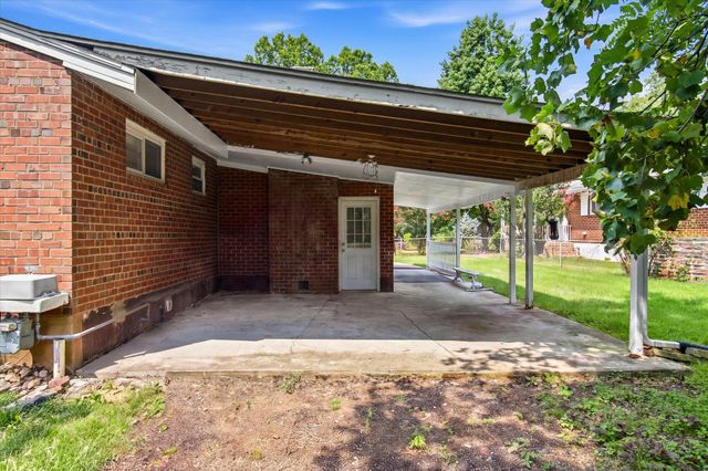 6242 INDIAN RUN PKWY, Alexandria, VA 22312