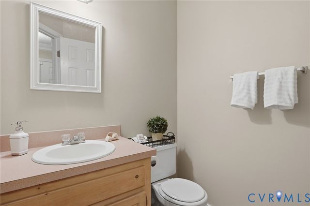 5811 Ridge Point Rd, Midlothian, VA 23112