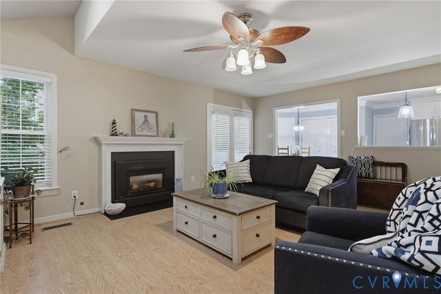 5811 Ridge Point Rd, Midlothian, VA 23112