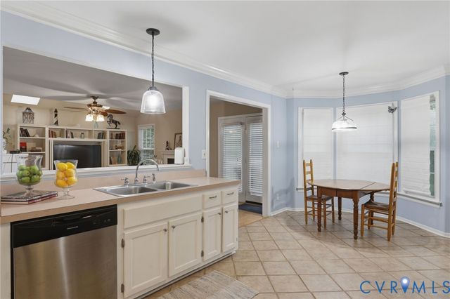 5811 Ridge Point Rd, Midlothian, VA 23112