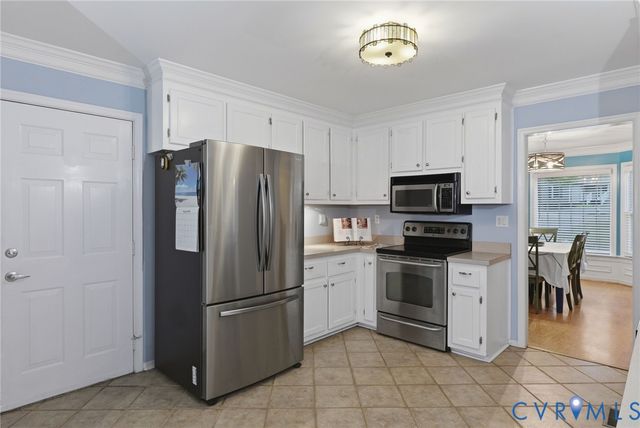 5811 Ridge Point Rd, Midlothian, VA 23112
