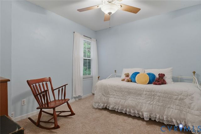 5811 Ridge Point Rd, Midlothian, VA 23112
