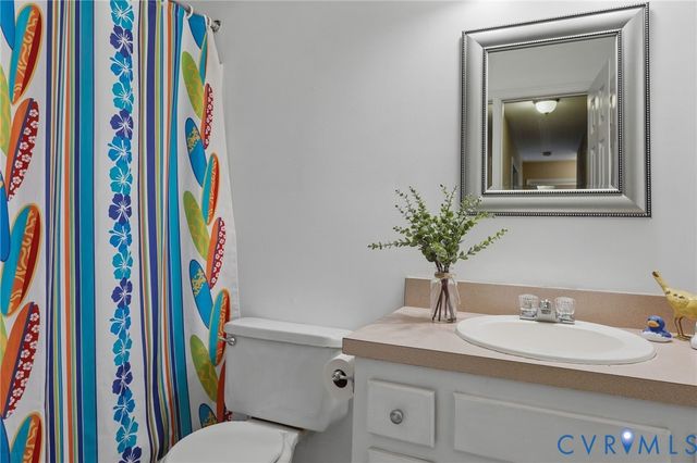 5811 Ridge Point Rd, Midlothian, VA 23112