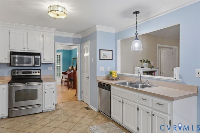 5811 Ridge Point Rd, Midlothian, VA 23112