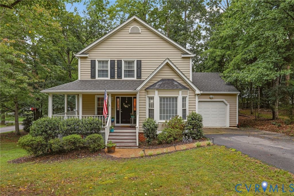 5811 Ridge Point Rd, Midlothian, VA 23112