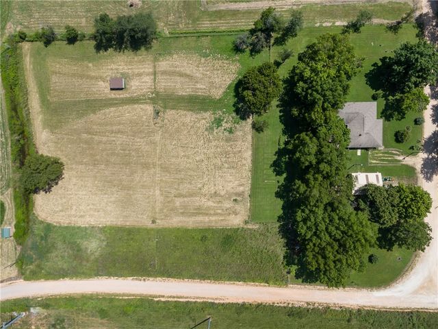 10222 Brigance Road, Gentry, AR 72734