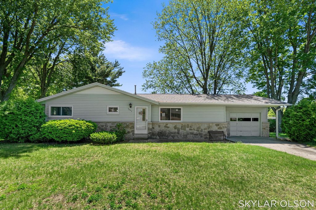 2467 Kimberly, Fruitport Twp, MI 49444