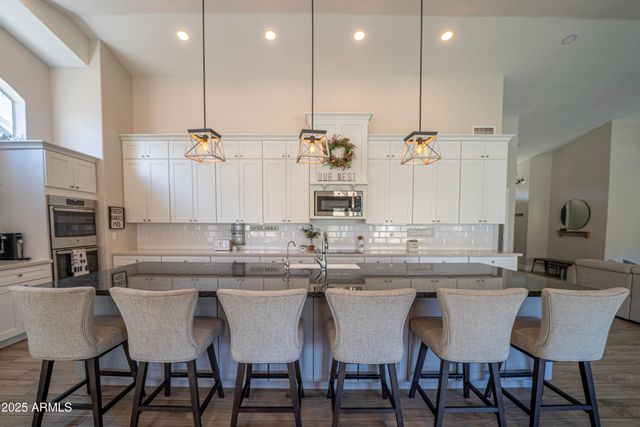 6340 W DONALD Drive, Glendale, AZ 85310