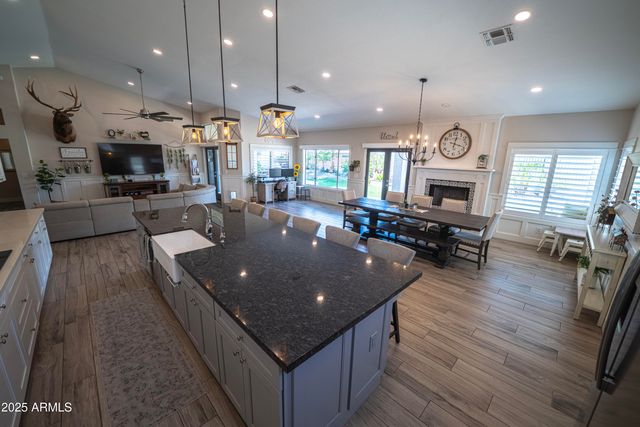 6340 W DONALD Drive, Glendale, AZ 85310