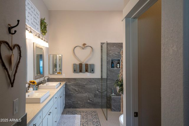 6340 W DONALD Drive, Glendale, AZ 85310