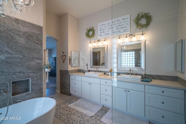 6340 W DONALD Drive, Glendale, AZ 85310