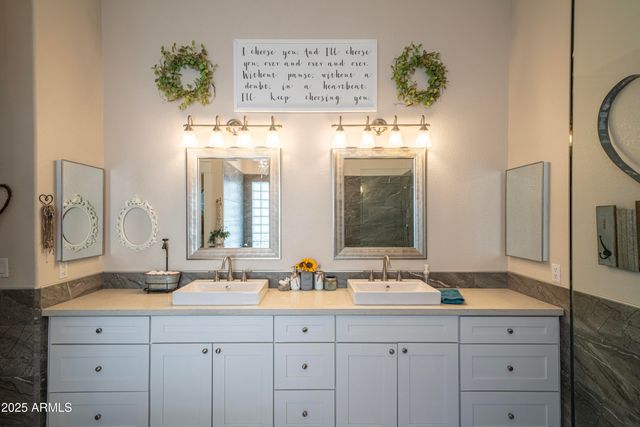 6340 W DONALD Drive, Glendale, AZ 85310