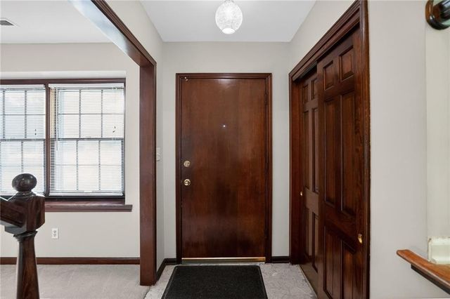 9915 Belleview Avenue, Kansas City, MO 64114