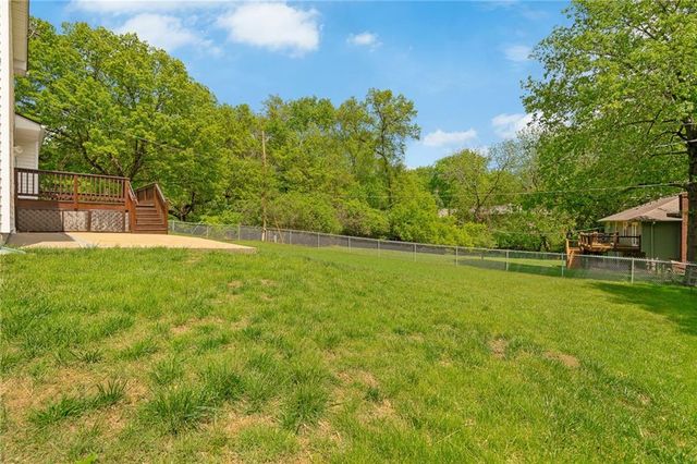 9915 Belleview Avenue, Kansas City, MO 64114