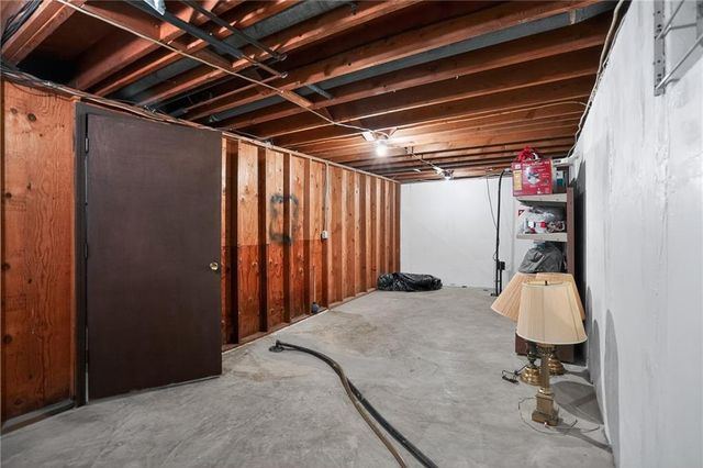 9915 Belleview Avenue, Kansas City, MO 64114