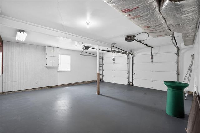 9915 Belleview Avenue, Kansas City, MO 64114